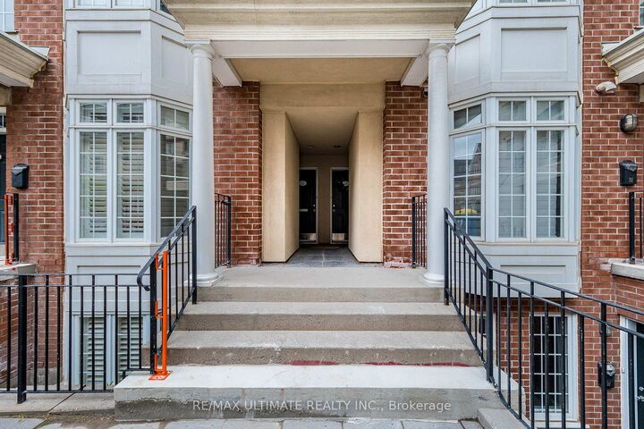 Property Photo: 11 Niagara Street 14 ON M5V 3N9
