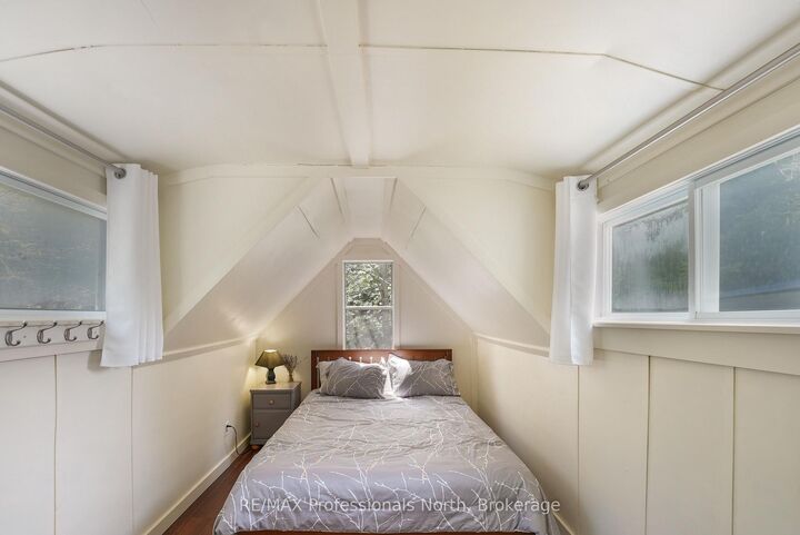 Property Photo: 1514 Little Straggle Lake Drive ON K0L 1M1