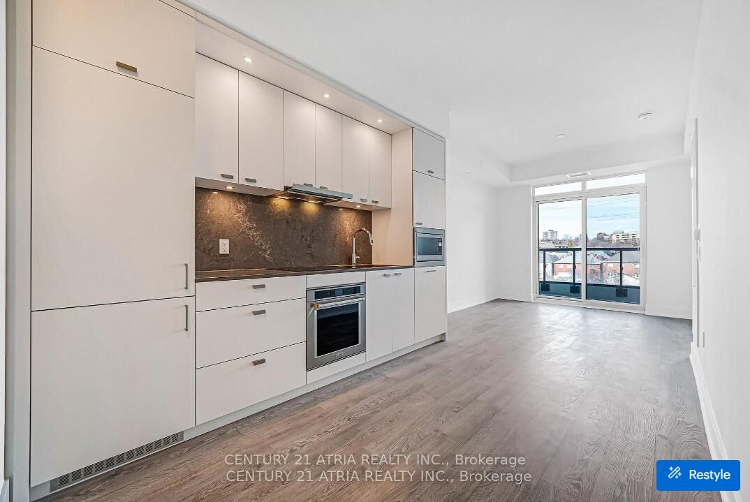Property Photo: 858 Dupont Street 318 ON M6G 0C1