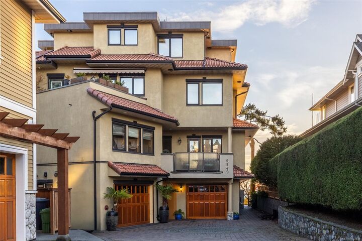 Property Photo: 9949 Third St 101 BC V8L 3B1