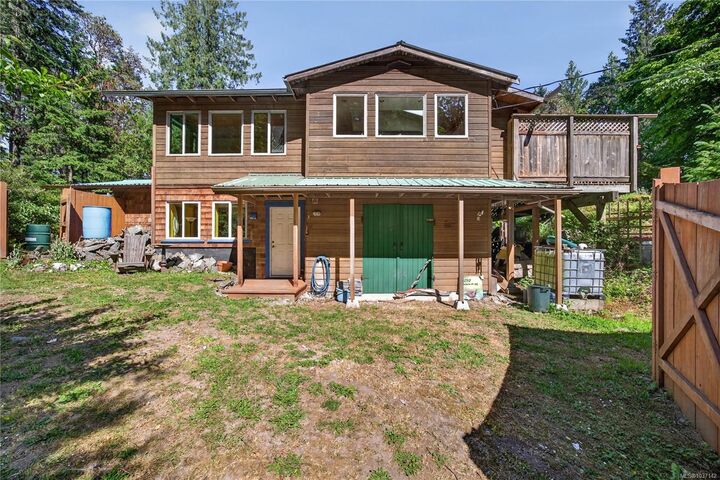 Property Photo: 1252 Isabella Point Rd BC V8K 2T9