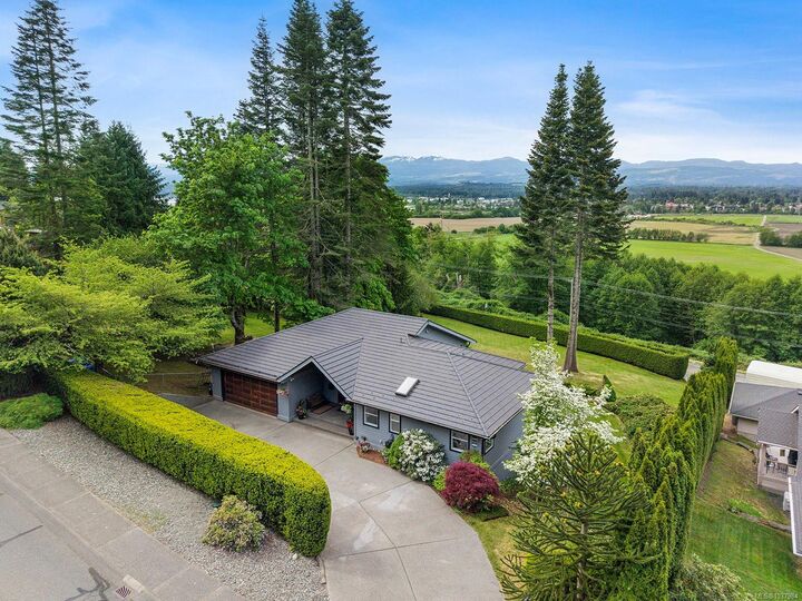 Property Photo: 1409 Valley View Dr BC V9N 8T2