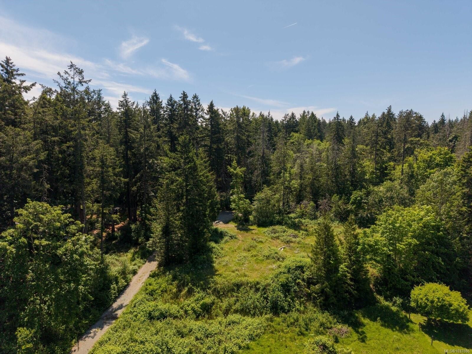 Property Photo: 1220 Clayton Rd BC V8L 5V3