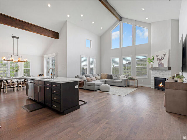 Property Photo: 8182 Courtyard Loop UT 84098