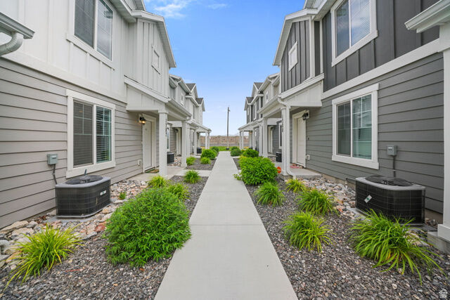 Property Photo: 1787 N 1240 E UT 84651