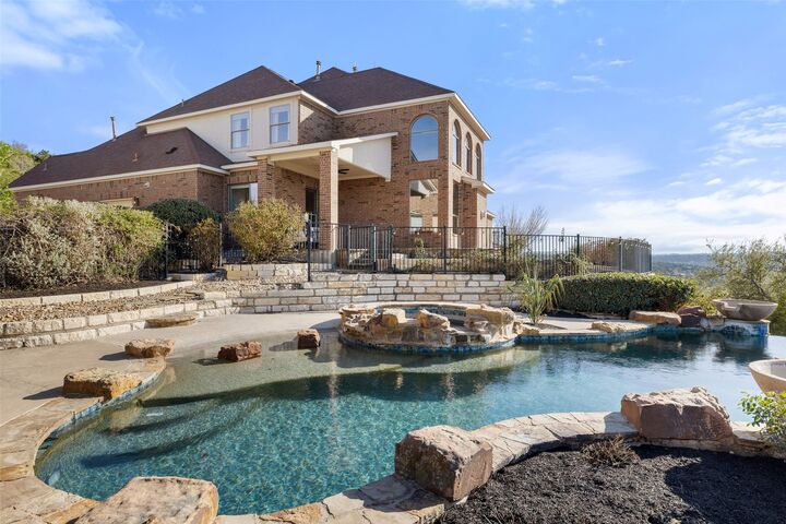 Property Photo:  2702 Lakehurst Road  TX 78669 
