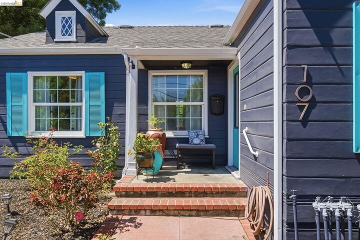 Property Photo:  107 Covington Street  CA 94605 