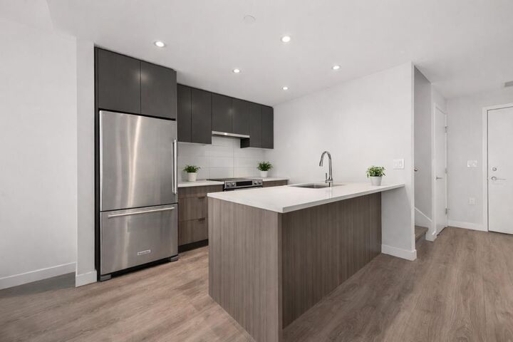 Property Photo: 3430 E Kent Avenue South Avenue 506 BC V5S 0G7