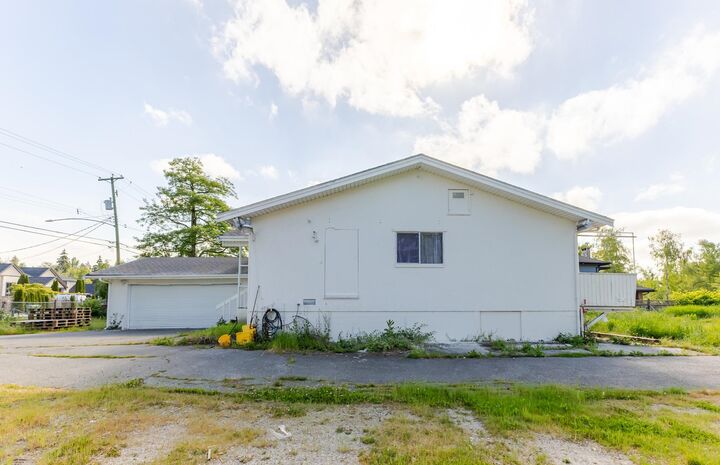 Property Photo: 11480 Granville Avenue BC V6Y 1R6