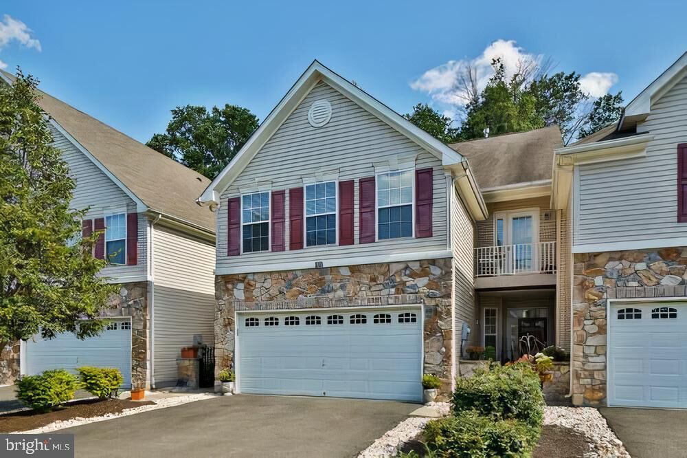Property Photo: 28 Sutton Court NJ 08534