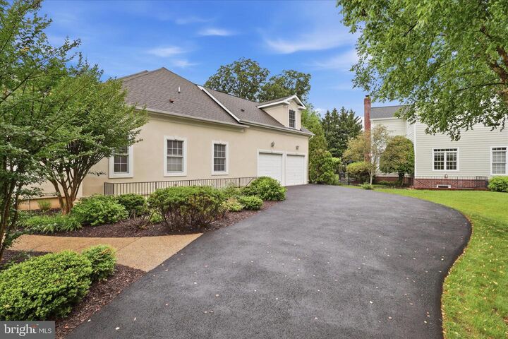 Property Photo:  8277 Roxborough Loop  VA 20155 