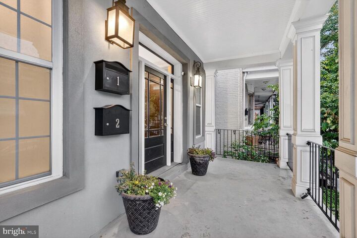 Property Photo:  600 Harvard Street NW 1  DC 20001 