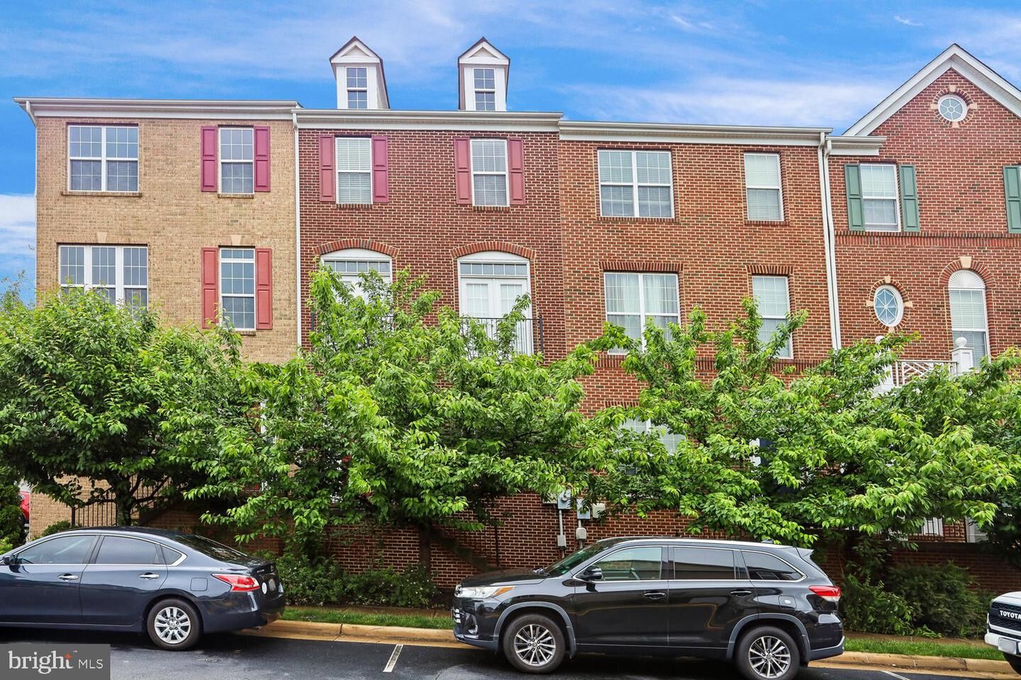 Property Photo: 20660 Smollet Terrace VA 20147