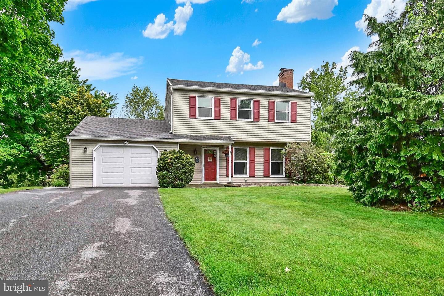 Property Photo:  2000 Elm Street  PA 17053 
