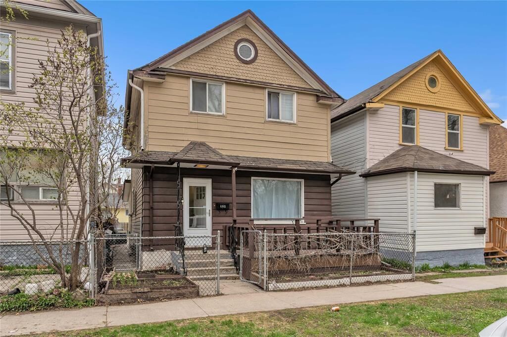 Property Photo:  408 Powers Street  MB R2W 4R4 