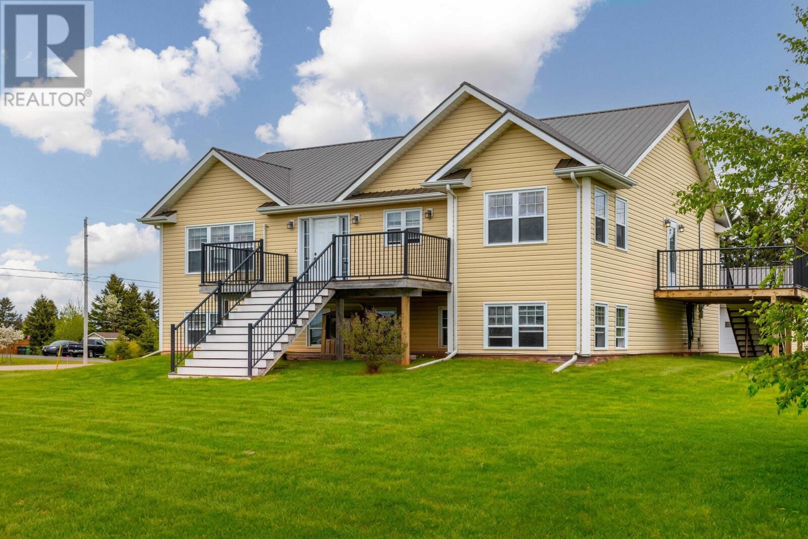 Property Photo:  319 Birkallum Drive  PE C1B 0T8 
