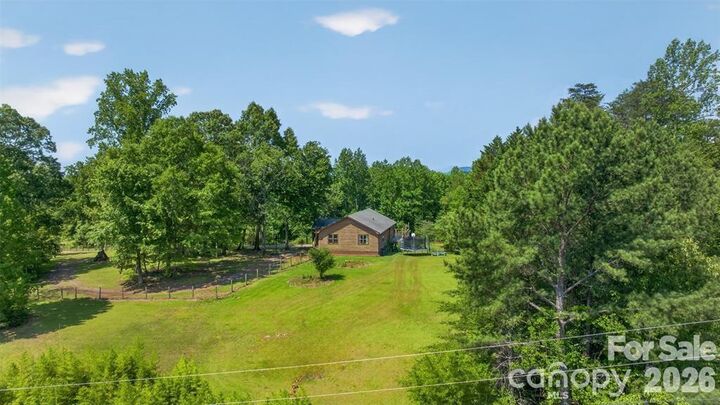 Property Photo:  66 Misery Ridge Trail  NC 28756 
