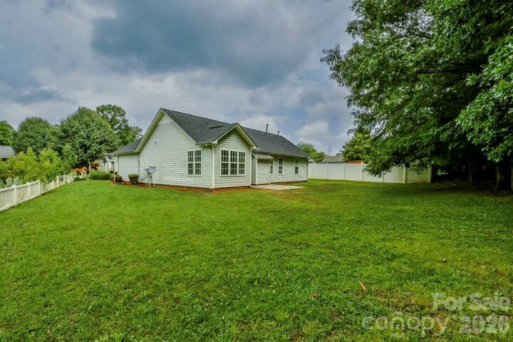 Property Photo: 3510 Tracy Glenn Court NC 28269