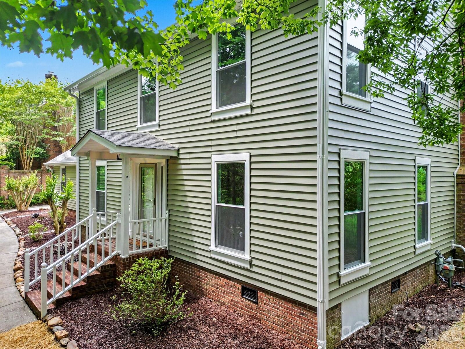 Property Photo:  762 Courtney Street SE  NC 28025 