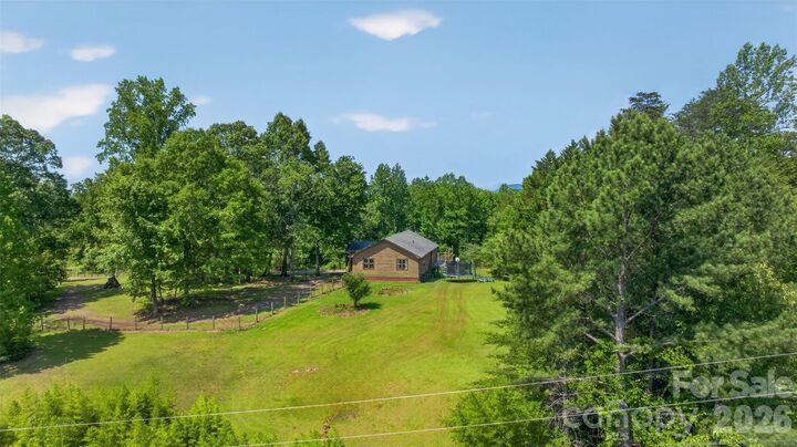 Property Photo:  66 Misery Ridge Trail  NC 28756 