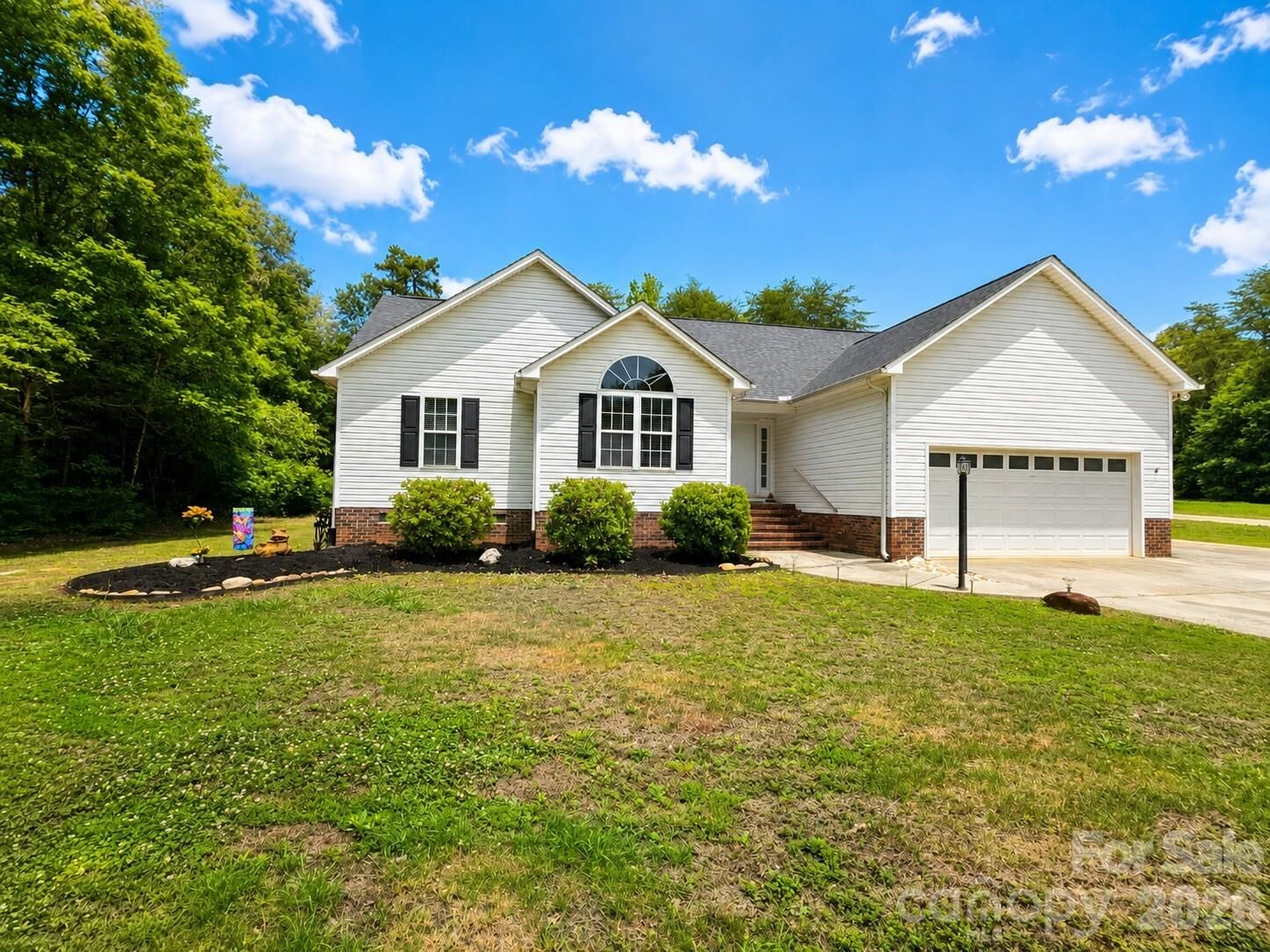 Property Photo:  4583 Shawnee Court  NC 28650 