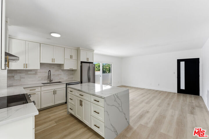 Property Photo: 929 N Stanley Ave CA 90046