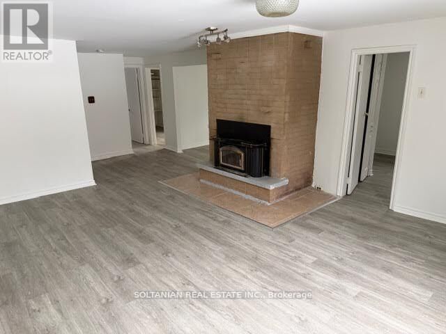 Property Photo:  207 Bayview Avenue  ON L4P 2T3 