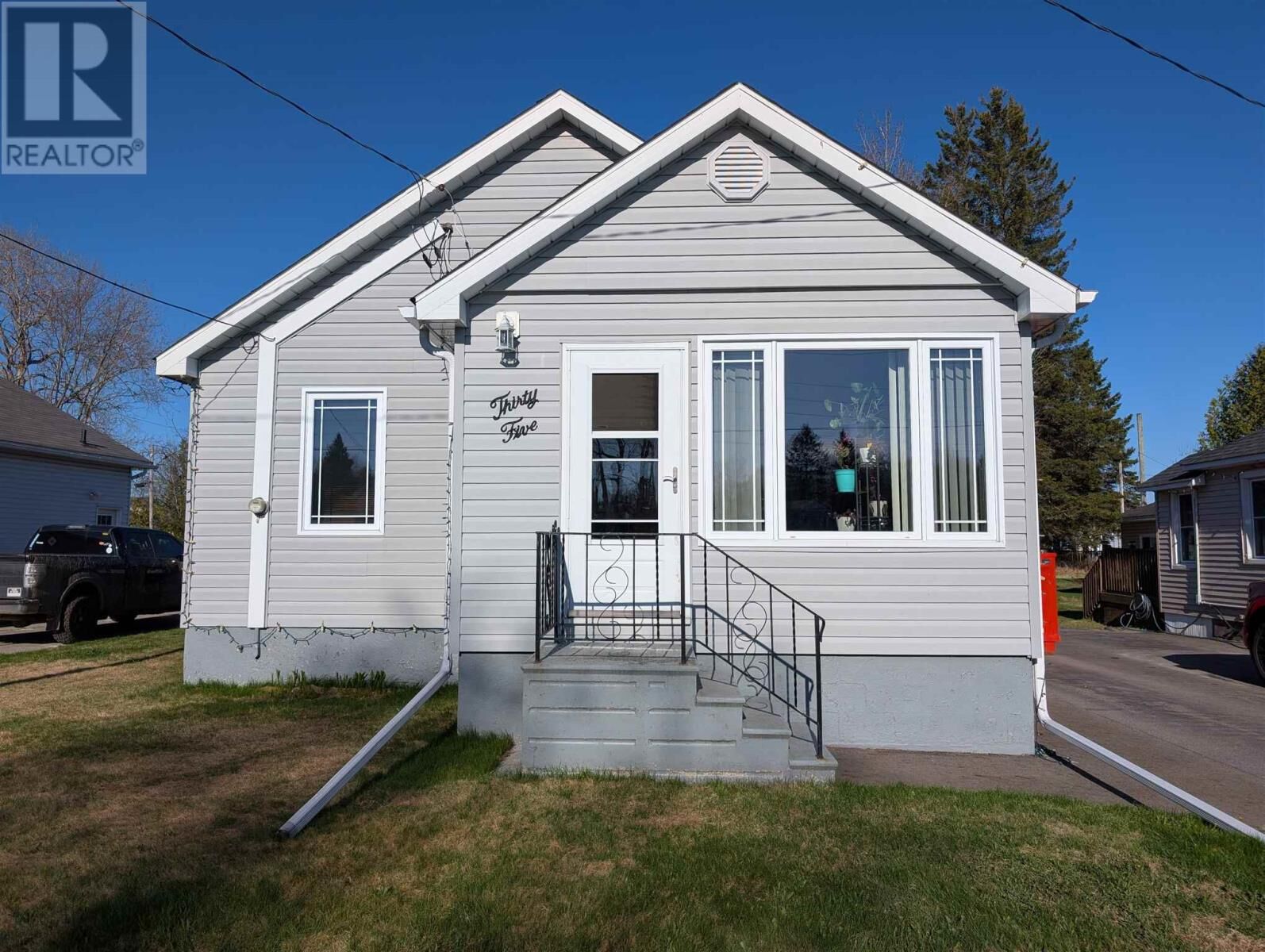 Property Photo:  35 Beck Ave  ON P0S 1K0 