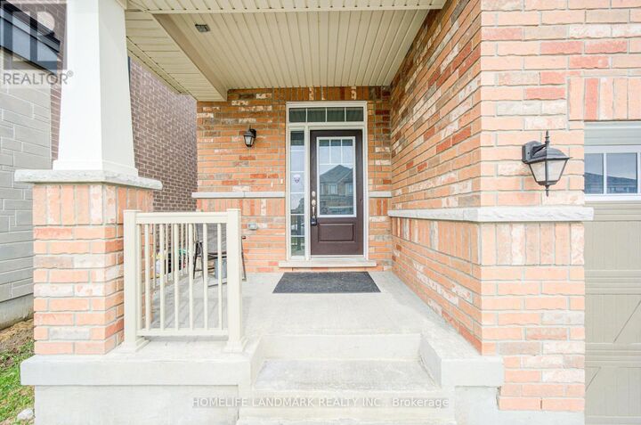 Property Photo:  106 Barkerville Drive  ON L1P 0L8 
