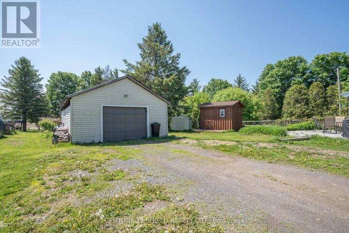 Property Photo:  18582 Dundas Street South  ON K0C 1S0 