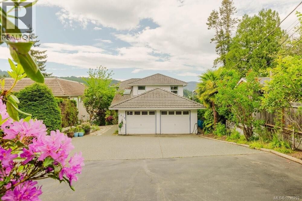 Property Photo:  7014 Brentwood Drive  BC V8M 1B4 