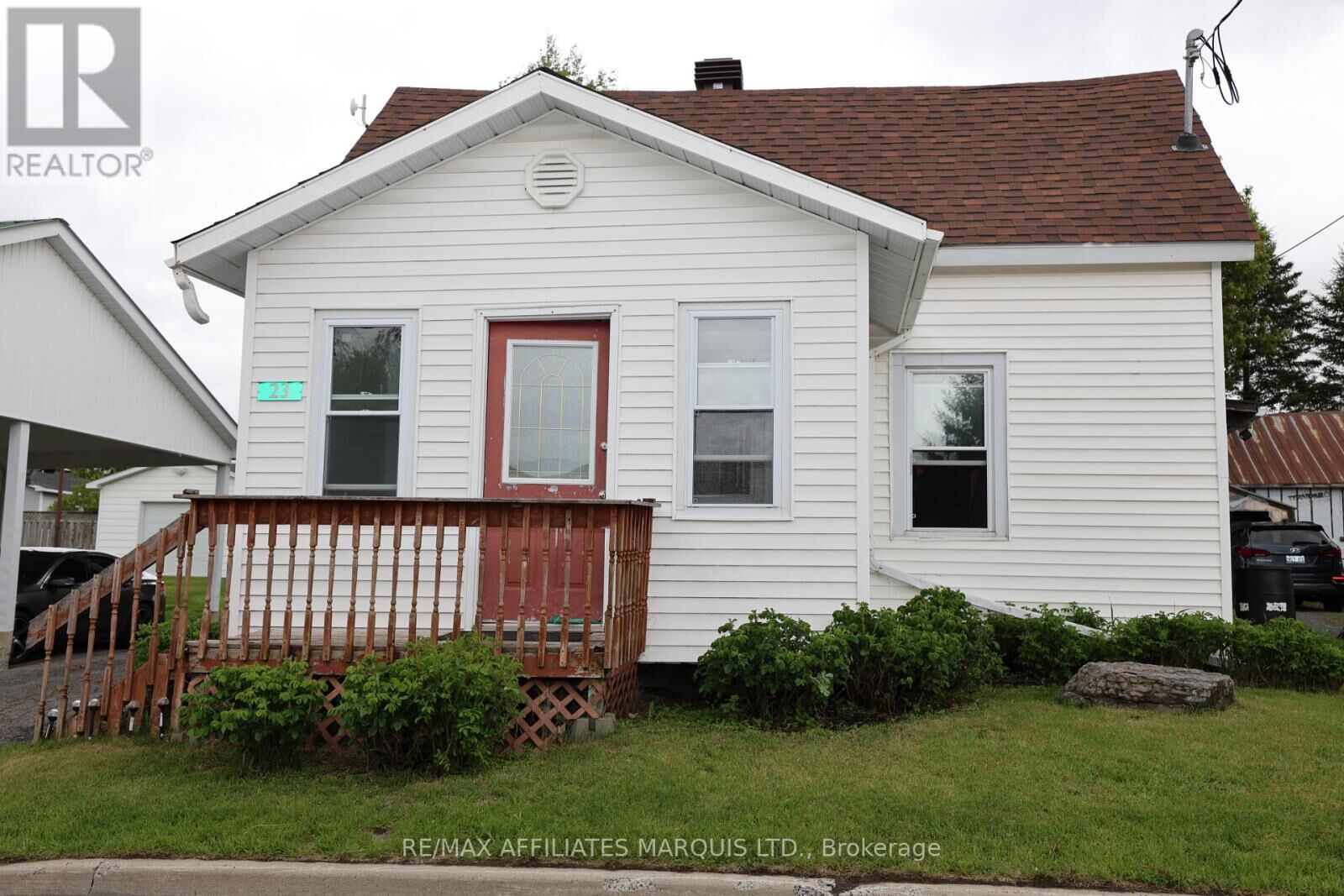 Property Photo:  23 Sabourin Street  ON K0C 1W0 
