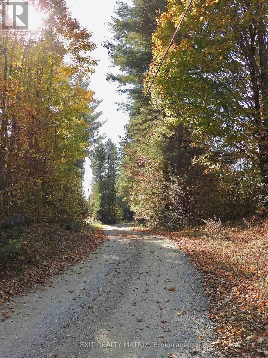 Property Photo:  Lot 1 Woodland Park Drive  ON K0H 1B0 