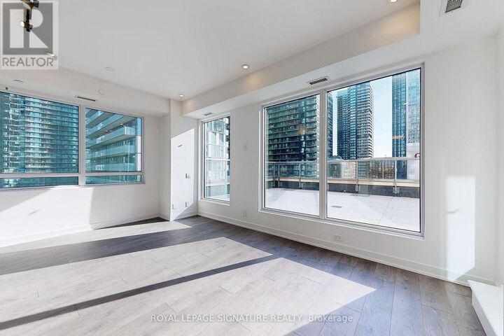 Property Photo:  108 Peter Street 1506  ON M5V 2G7 