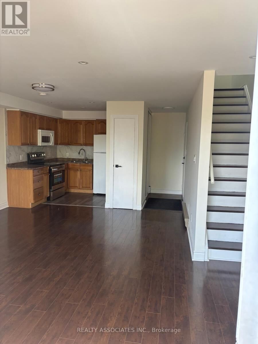 Property Photo:  1389 Danforth Avenue B  ON M4J 1N2 