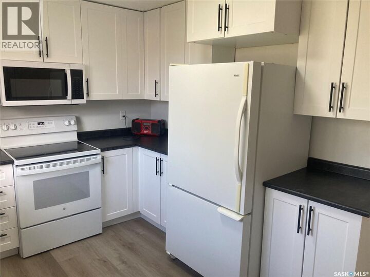Property Photo:  349 X Avenue S  SK S7M 3H5 