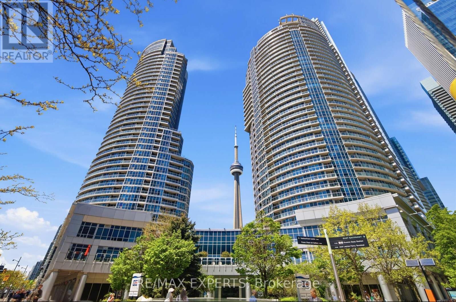 Property Photo:  208 Queens Quay West 2211  ON M5J 2Y5 