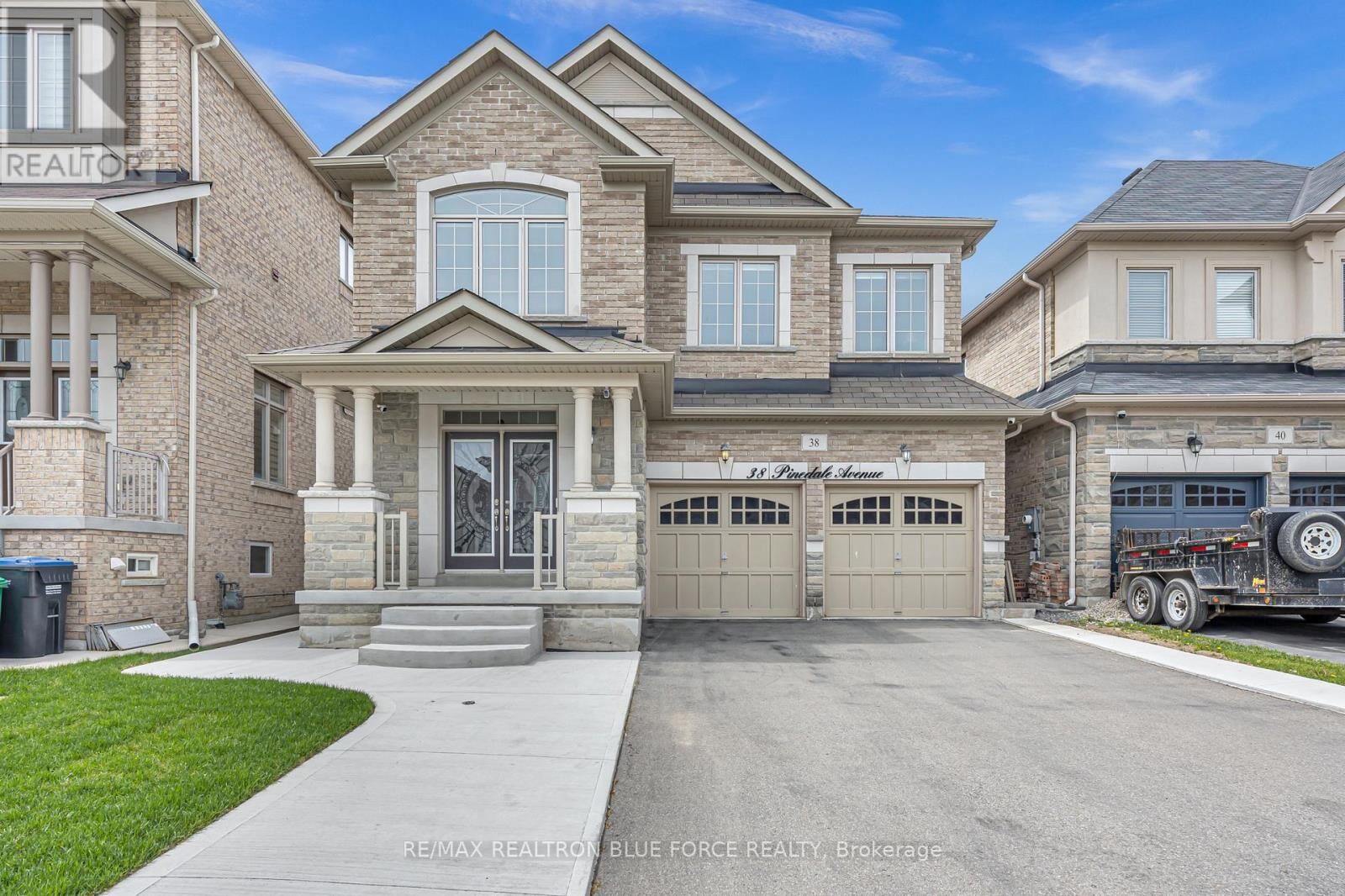 Property Photo:  38 Pinedale Avenue  ON L7C 3Z6 