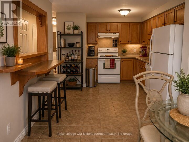 Property Photo:  21 Snowdrop Crescent  ON N2E 4C1 