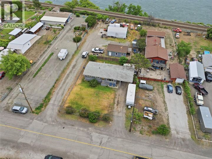 Property Photo: 421 Tingley Street BC V0K 1A0