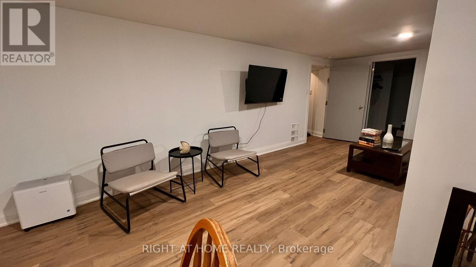 Property Photo: 107 Cherrywood Drive ON L3Y 2X6