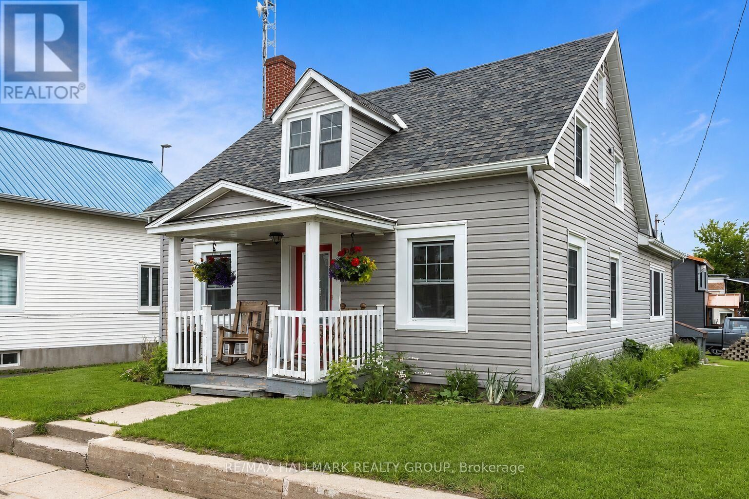 Property Photo: 1127 Labrosse Road East ON K0B 1P0