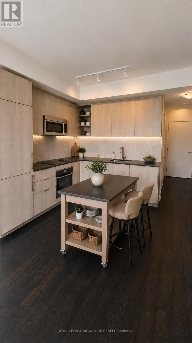 Property Photo:  50 Ordnance Street 2405  ON M6K 0C9 