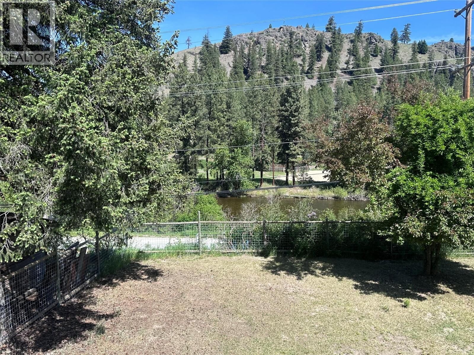 Property Photo: 3966 Hwy 3 Highway BC V0H 1Y0