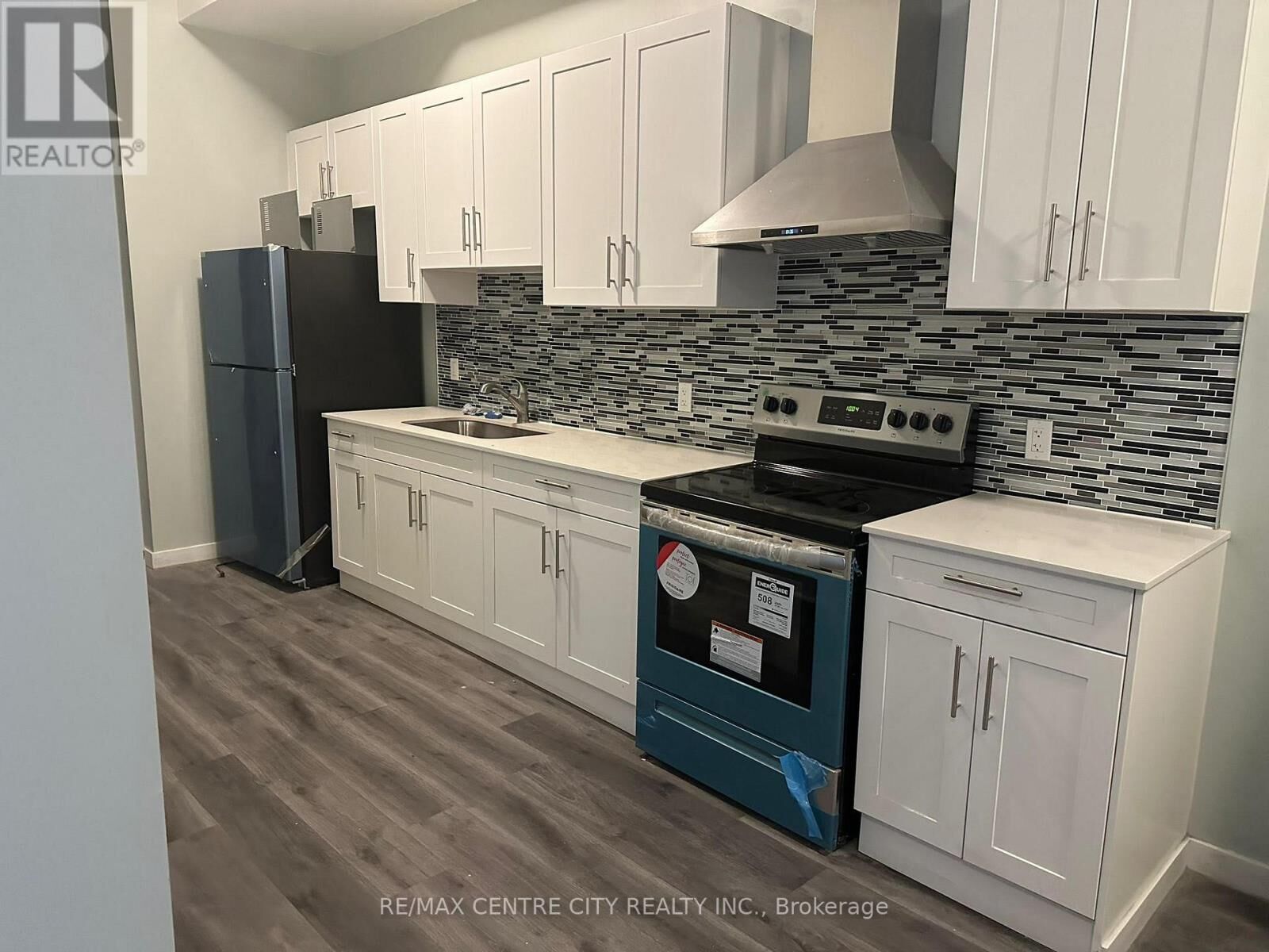 Property Photo:  362 Richmond Street 2  ON N6A 3C3 