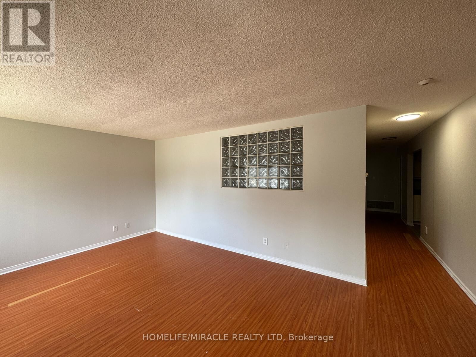 Property Photo:  565 Kennedy Road 7  ON M1K 2B2 