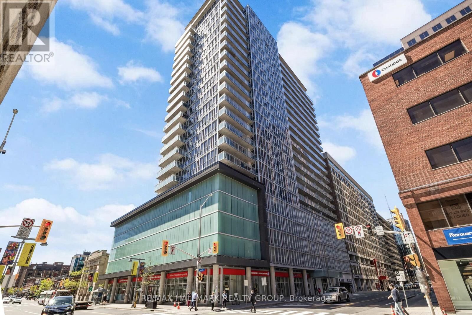 Property Photo:  324 Laurier Avenue West 2207  ON K1N 6P6 