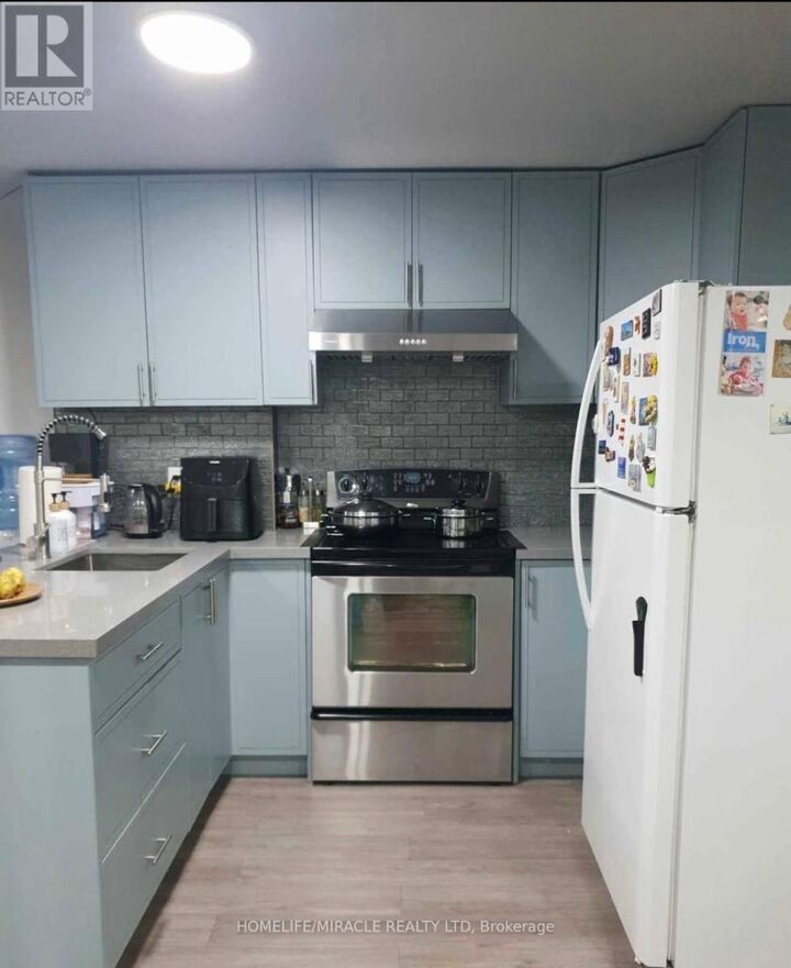 Property Photo:  44 Andy Crescent  ON L4H 1C5 