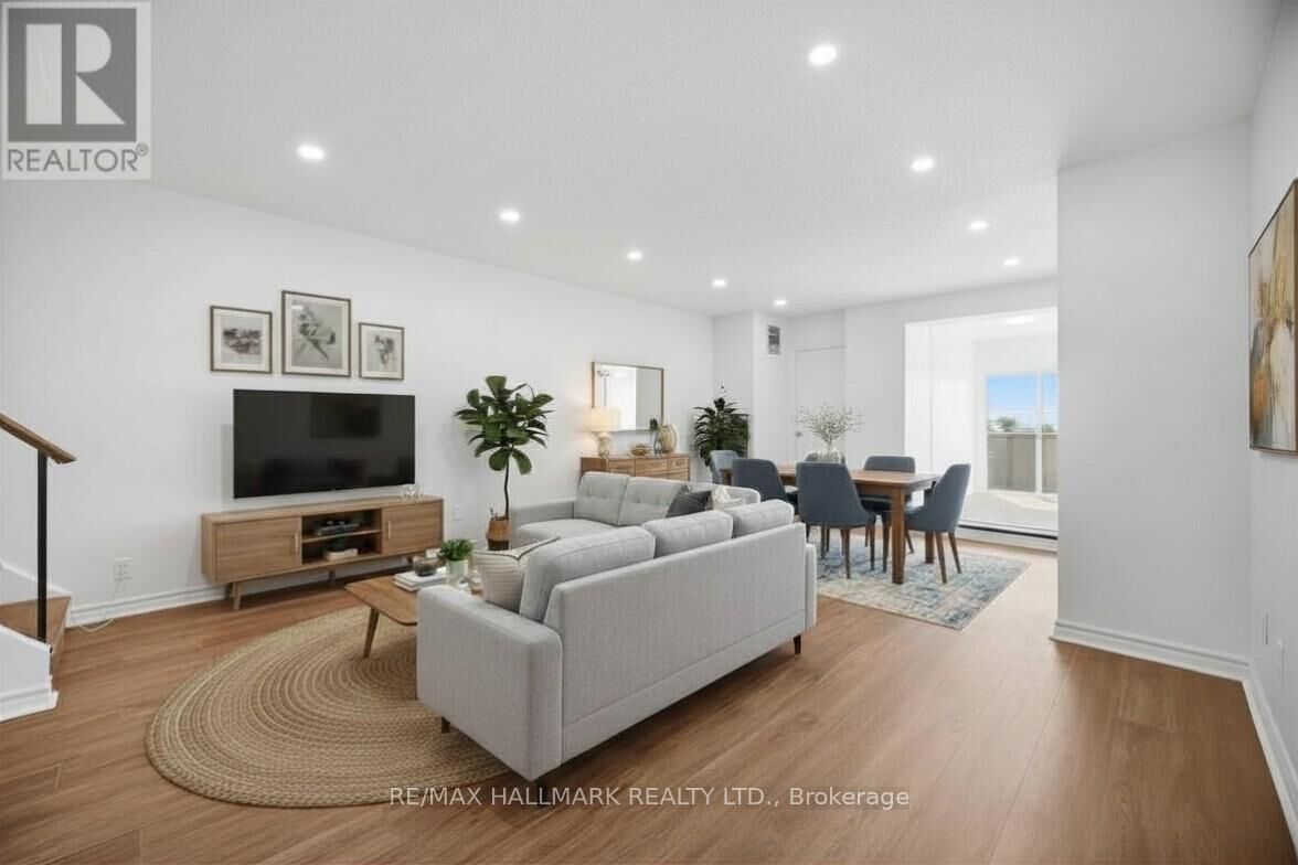 Property Photo: 3025 The Credit Woodlands Drive 314 ON L5C 2V3