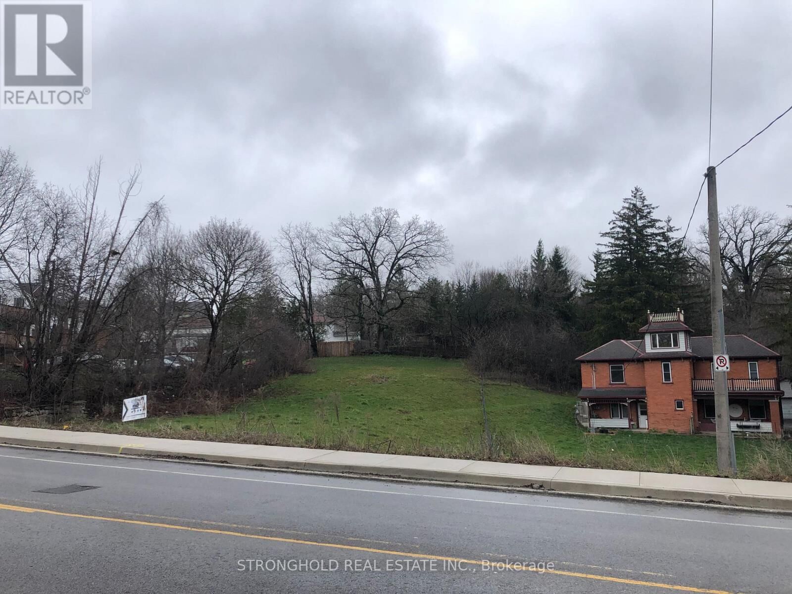 Property Photo:  26 Bridge Street West  ON N2K 1K4 